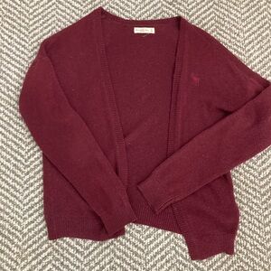 Thin and light Abercrombie cardigan
Medium